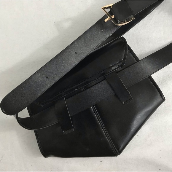 2/$15 WAIST BAGS! - Picture 4 of 7